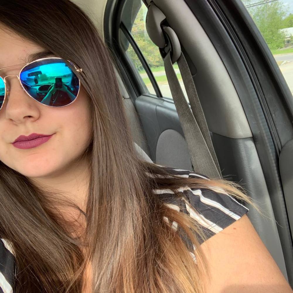 Meet your Posher, Adriana